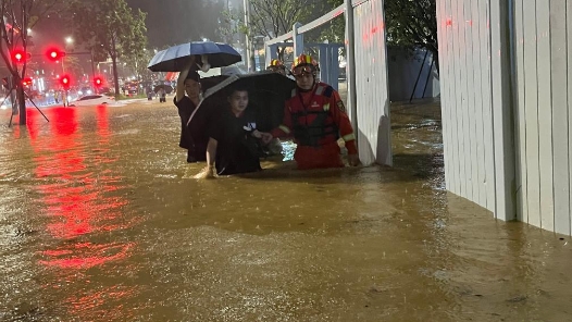 内蒙古东部、东北地区有强降雨