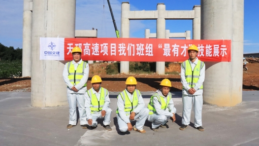 2023最班组?1 我们班组最有才——吊车叠罗汉