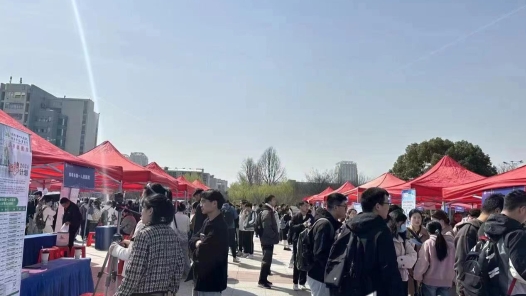 安徽省蚌埠市直播带岗进校园助力高校毕业生就业