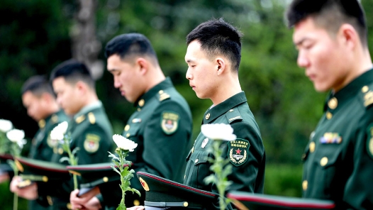 清明祭英?#32;精神永流? title=