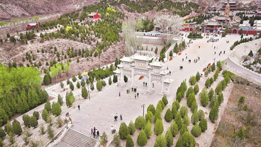 宁夏石嘴山：清明假期迎来短途游