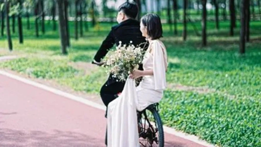 “三无婚礼”简约不简�? title=