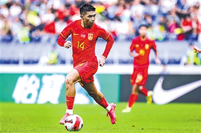 艾菲尔丁点射梅开二度 国奥队西征热身两连胜