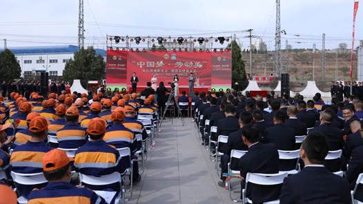 鄂尔多斯市“暖城职工乌兰牧骑”开展首场慰问宣�? title=