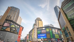 重庆成为中西部地区首个GDP?万亿元城? title=