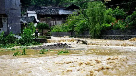 川陕甘宁等地有强降雨 台风“格美”即将影响我国