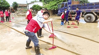 湖北：防汛一线涌动“工力量”