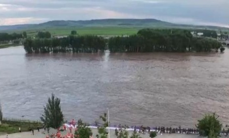 打通“孤岛村” 安全转移群众 东北三省多措并举应对强降雨天气