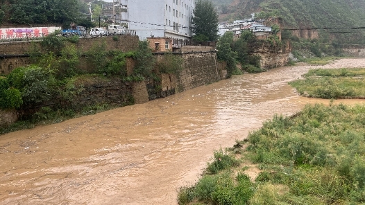 陕西榆林多地降雨持续 多县共撤离超千人