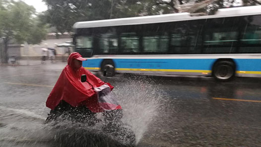 北京发布暴雨蓝色预警 累计雨量可达大雨到暴雨