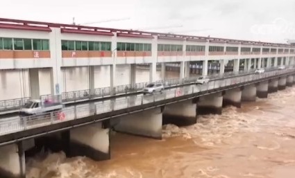 中国多地积极行动 全力以赴做好强降雨防范应对工作