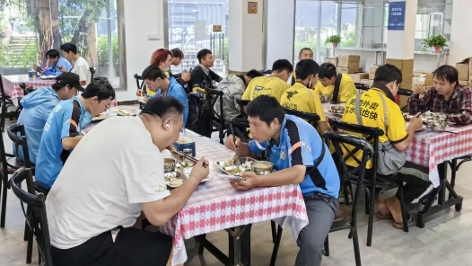 嘉兴市秀洲区首批“小哥暖心食堂”上线